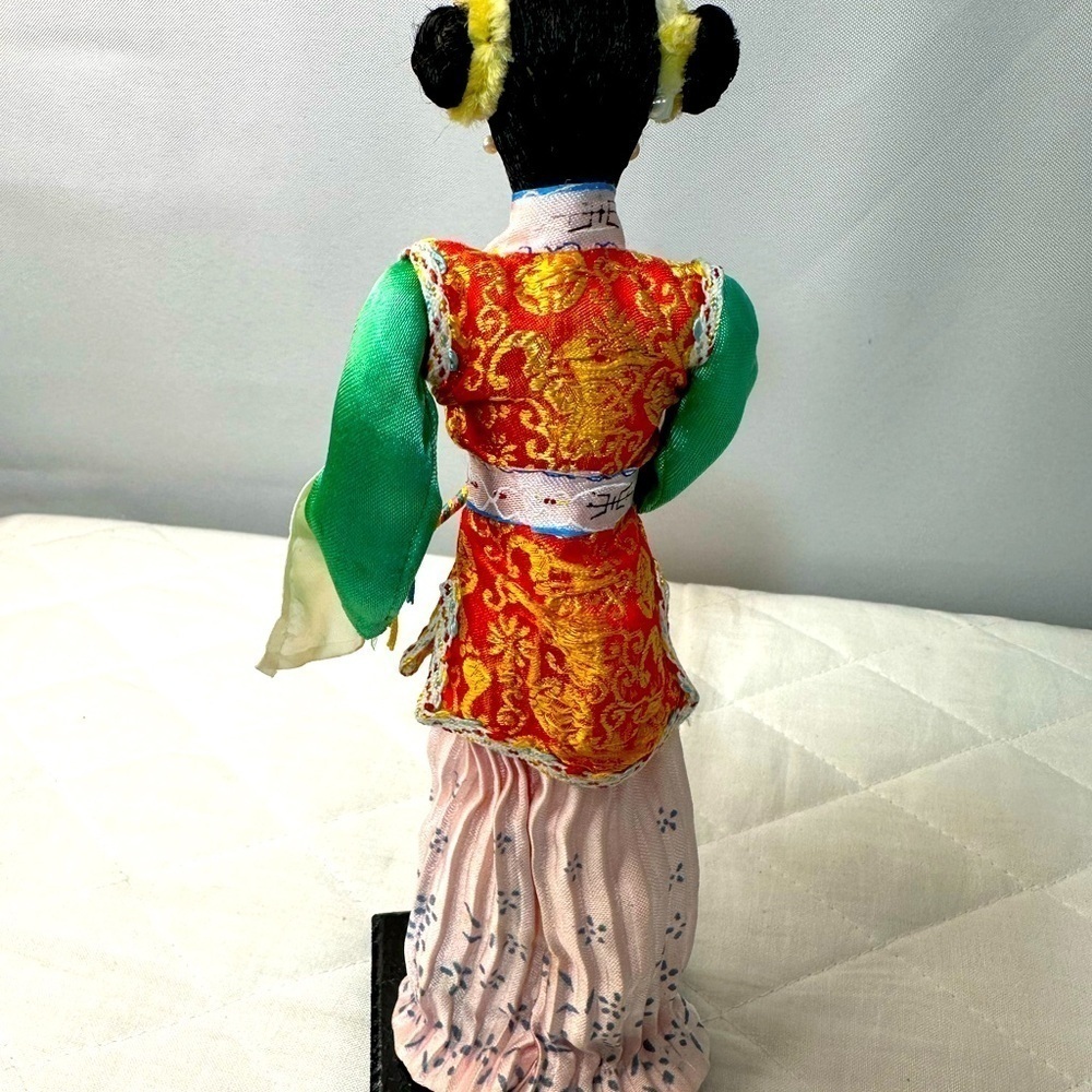 Vintage Oriental Japanese Geisha Girl Doll Figurine On A Stand 8.5” Kimono Dress - Picture 2 of 7